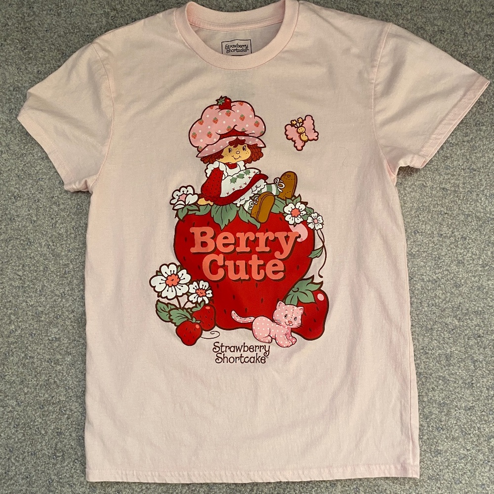 Strawberry’s Shortcake Women's Cute Pink Tshirt size S